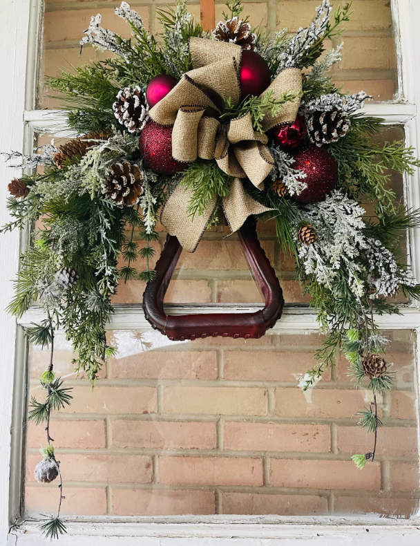 6 Coastal and Western Wreaths to Make Your Holiday Decor Shine